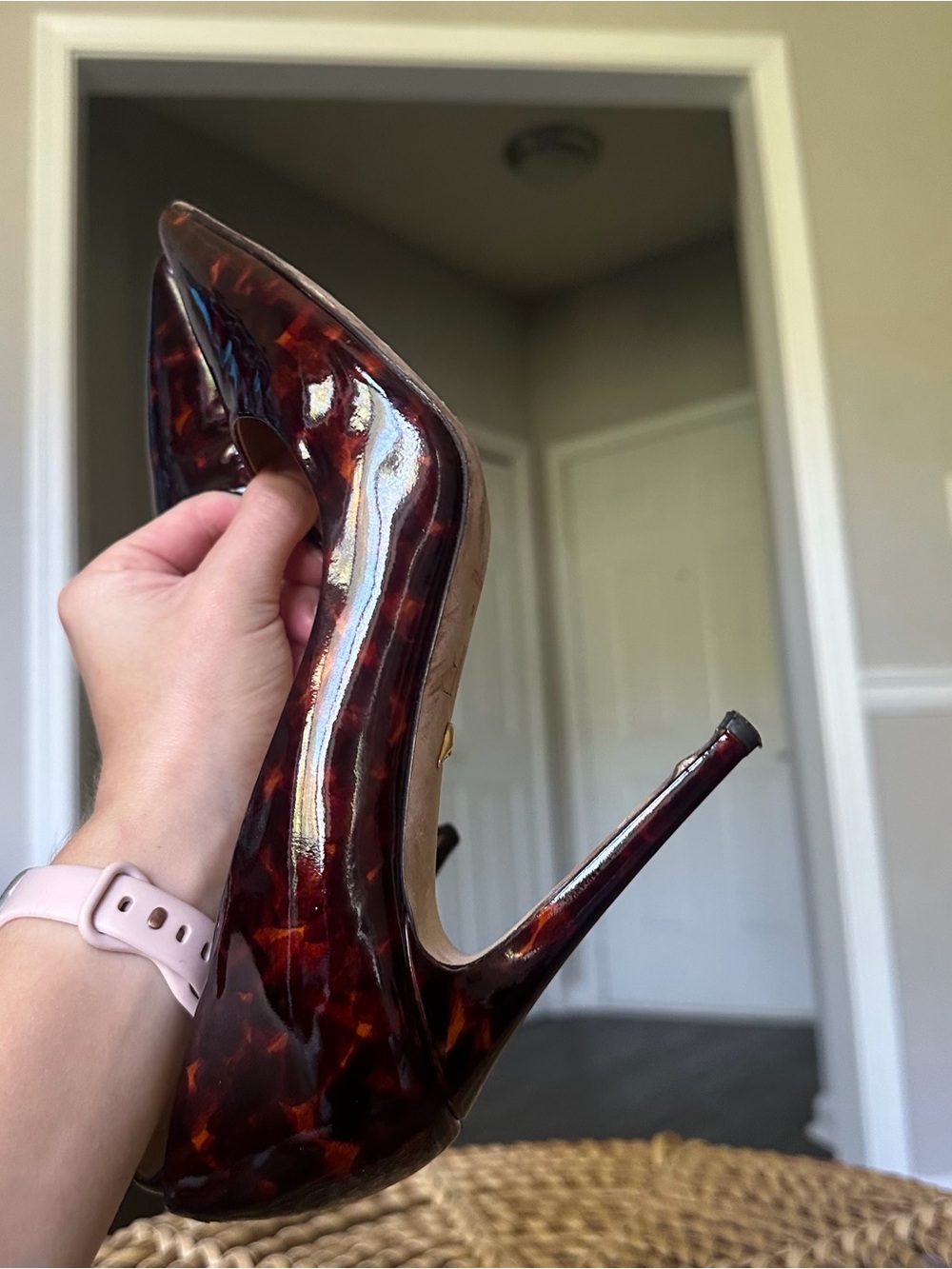 Diane Von Furstenberg Tortoiseshell Patent Pointed Toe Pumps Women’s Sz 8 Heels - Picture 12 of 16